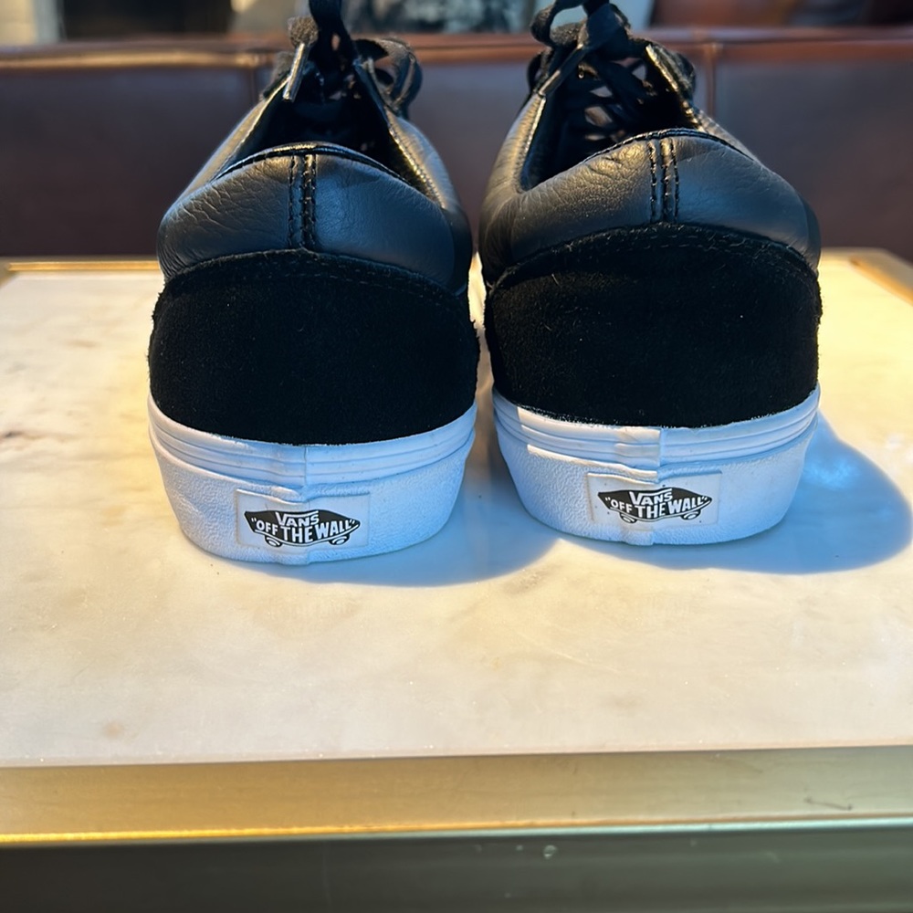 Vans - Picture 2 of 4